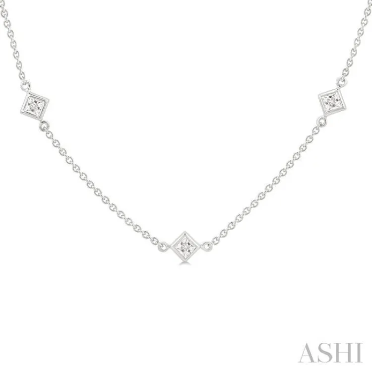 1 1/2 ctw Princess Cut Diamond Station Necklace in 14K White Gold
