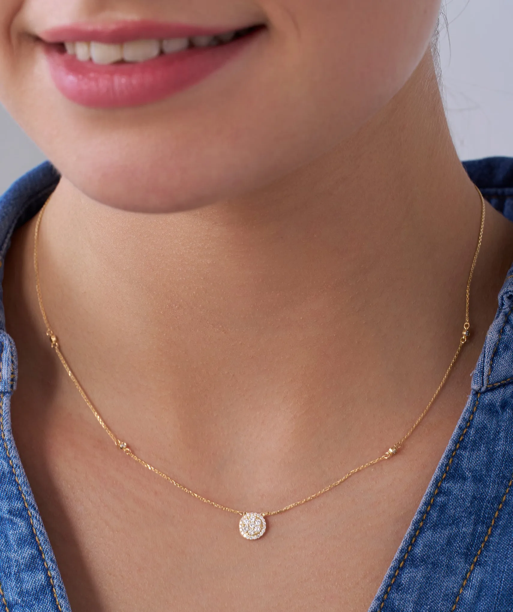 14K Gold Glitter Circle Pendant