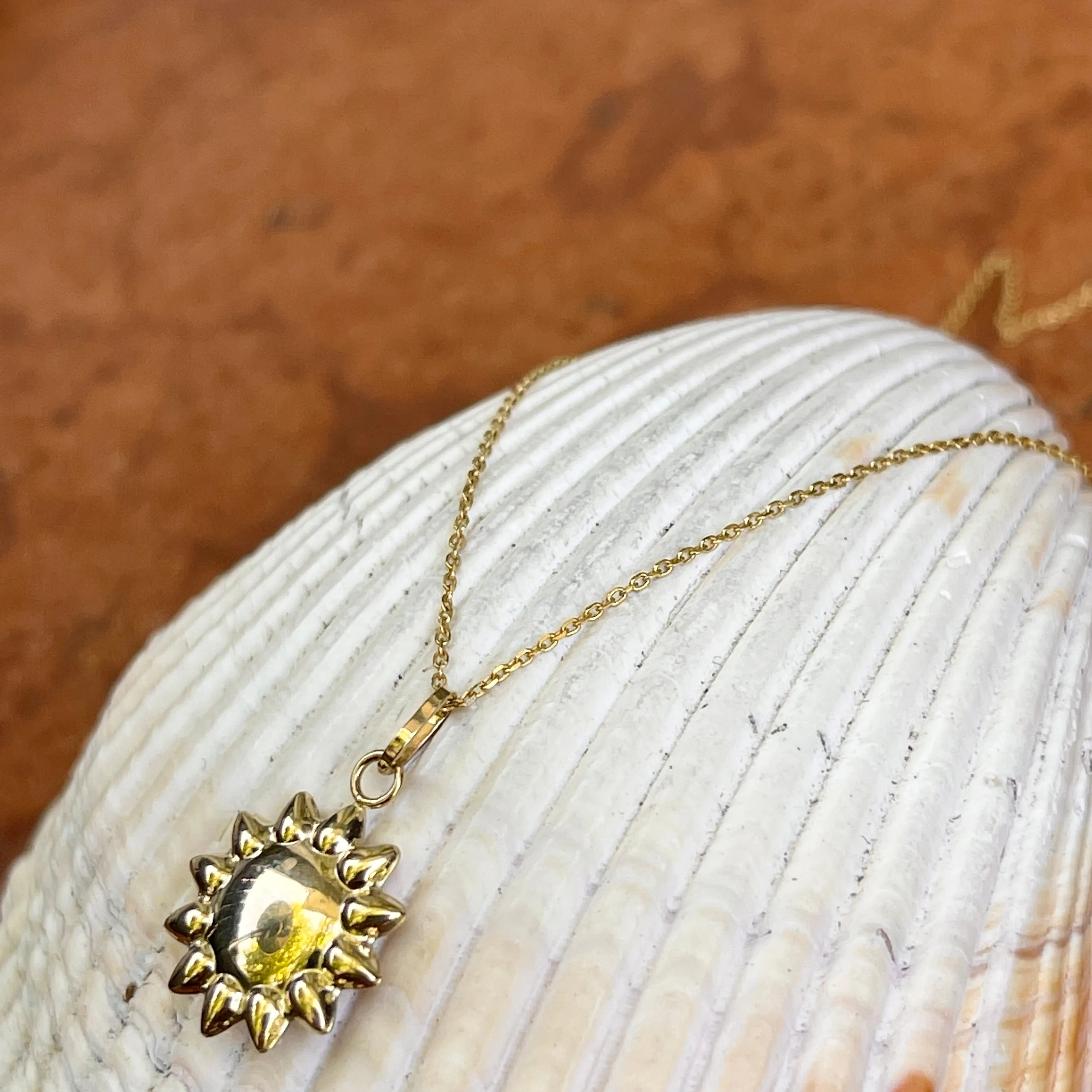 14KT Yellow Gold Puffed Sun Pendant Chain Necklace