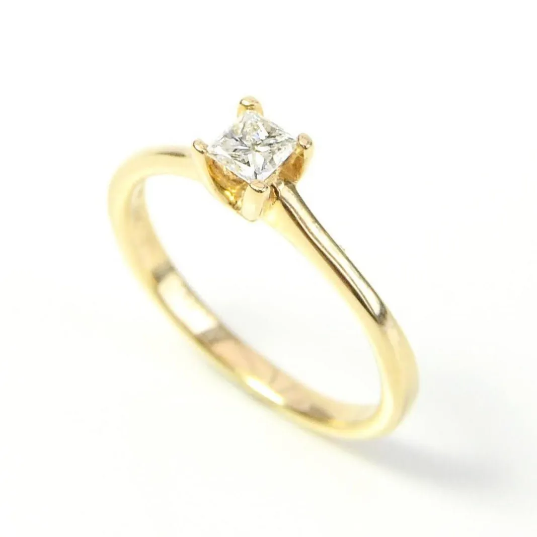9ct Yellow Gold & 0.25ct Princess Cut Diamond Solitaire Engagement Ring