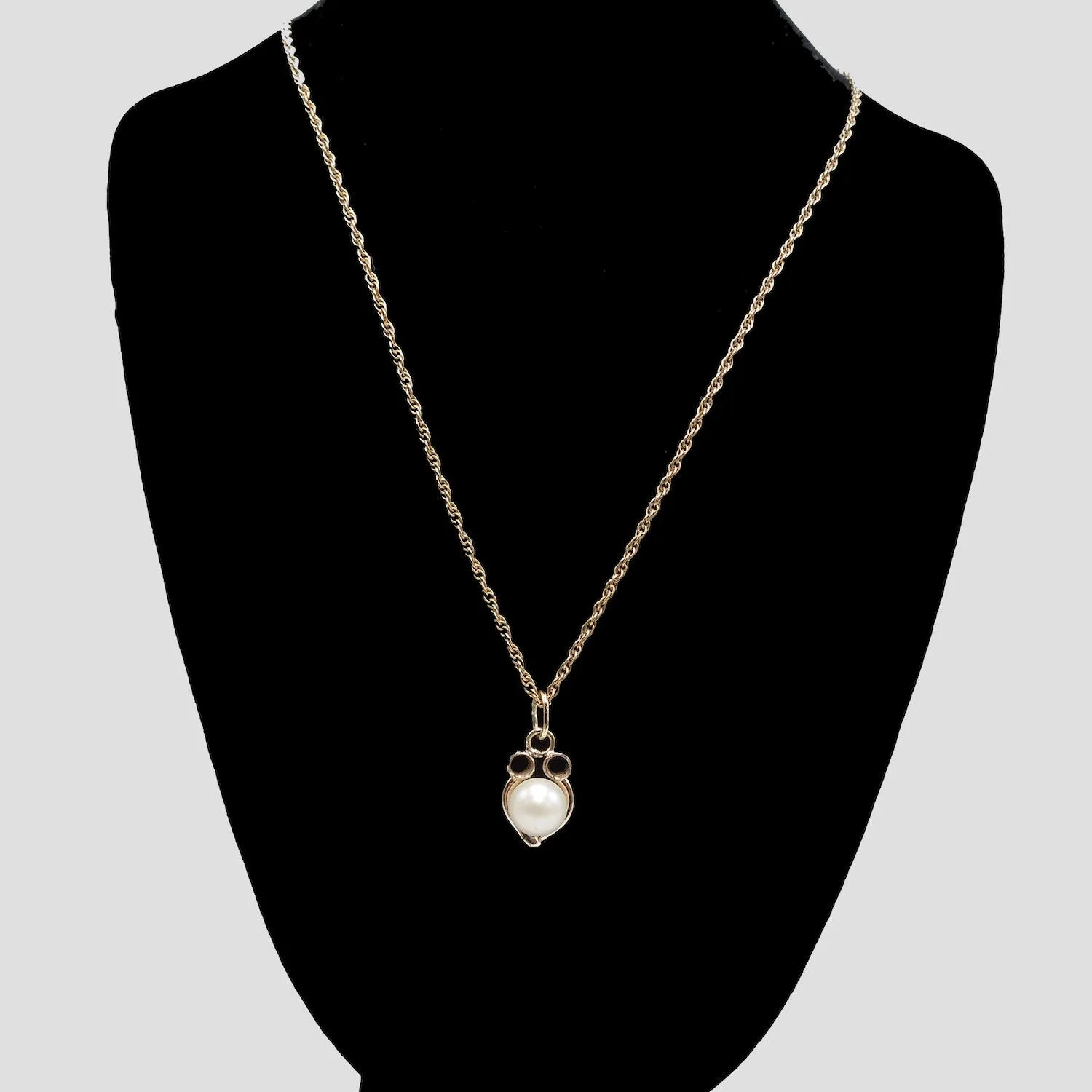 Antique Gold and Pearl Pendant on 18" Gold Rope Chain