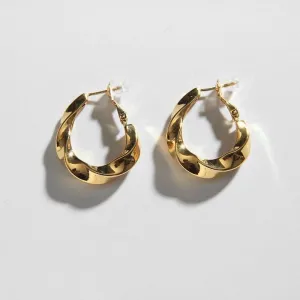 Camilla Hoops