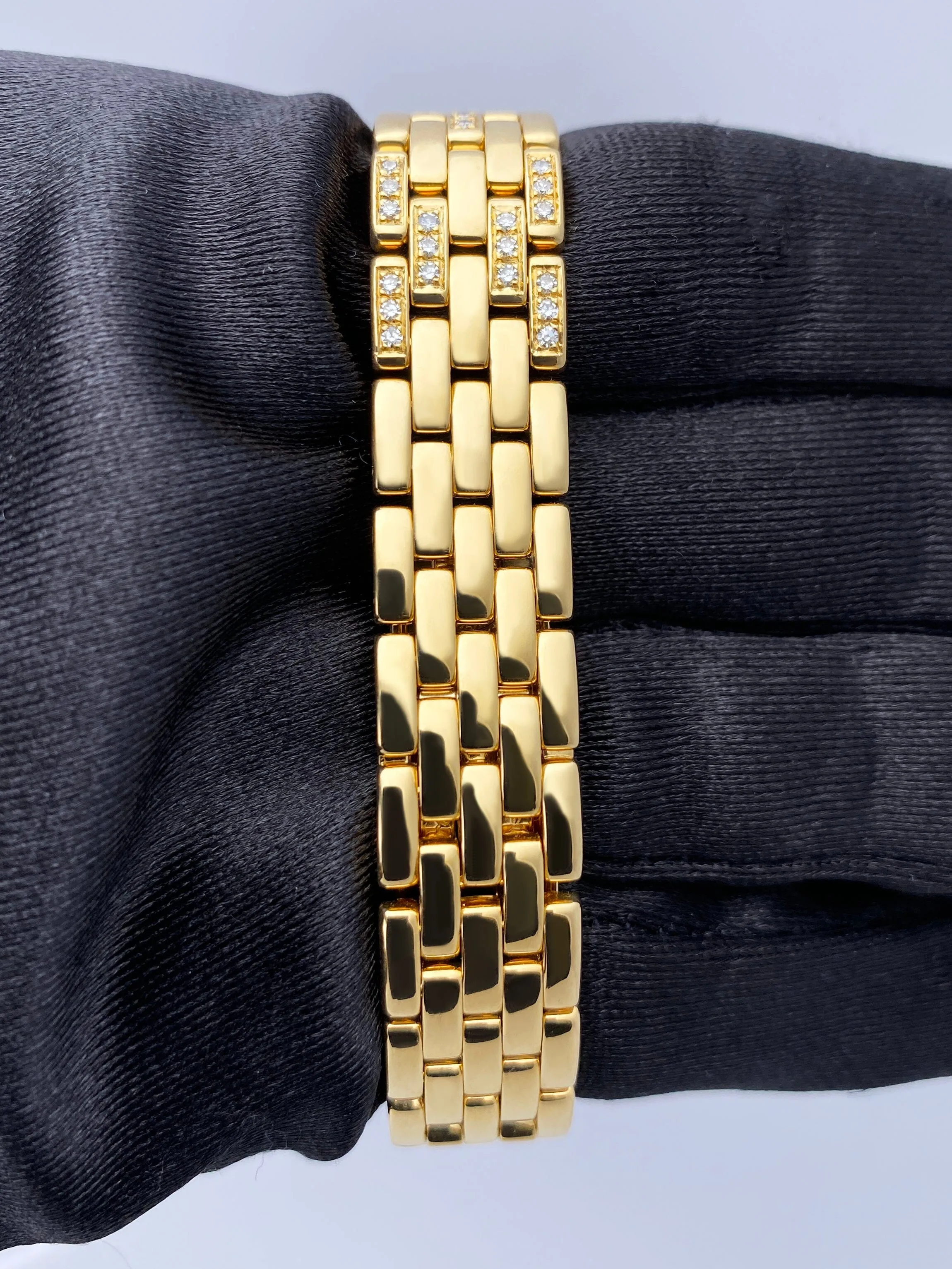 Cartier Panthere WF3001B9 Diamond 18K Yellow Gold Ladies Watch