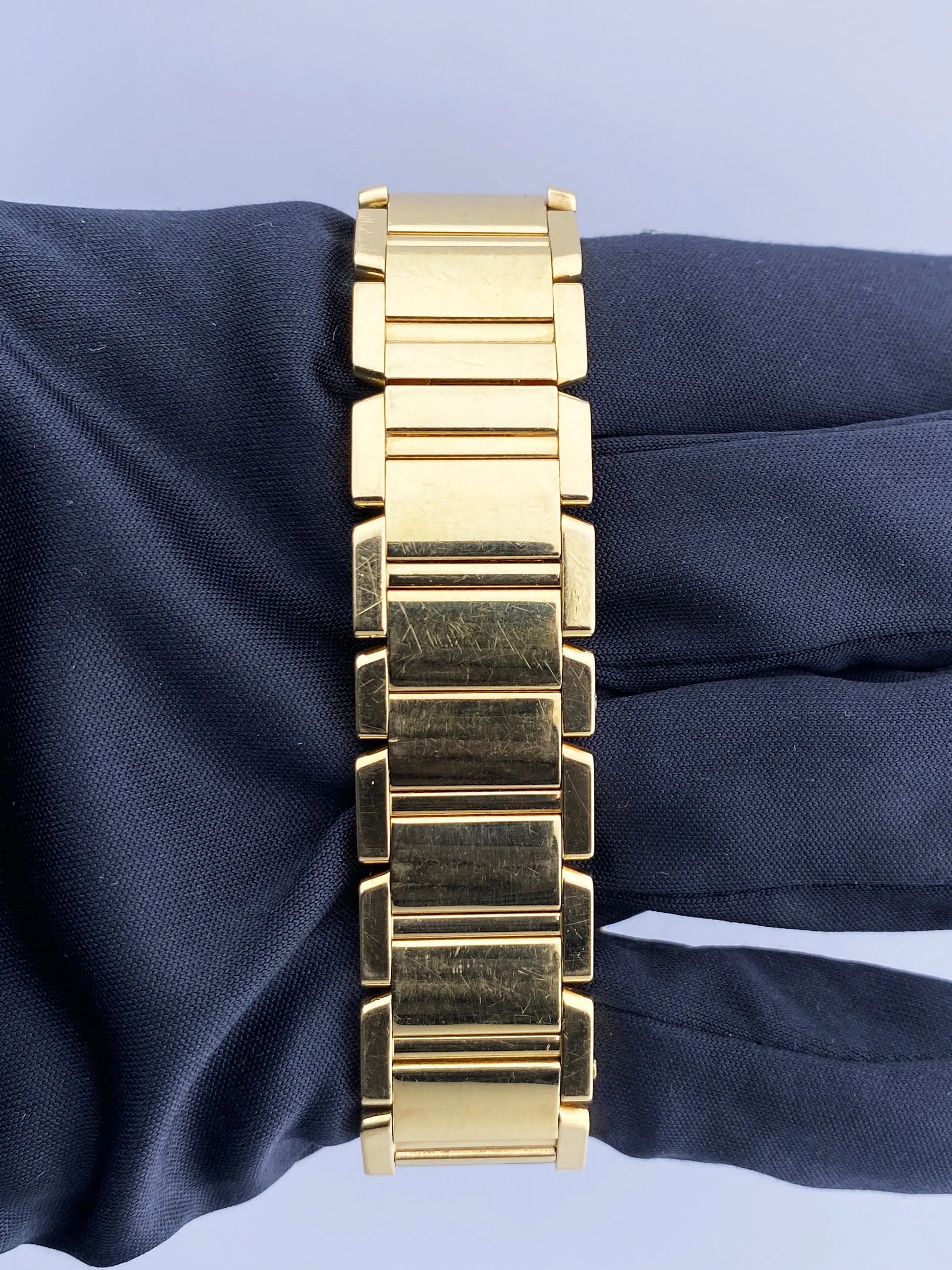 Cartier Tank Francaise 1821 Midsize Ladies Watch