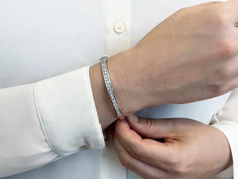 Channel Set Lab-Grown Diamond Bangle with 0.96 ct.(finished) 2.3mm