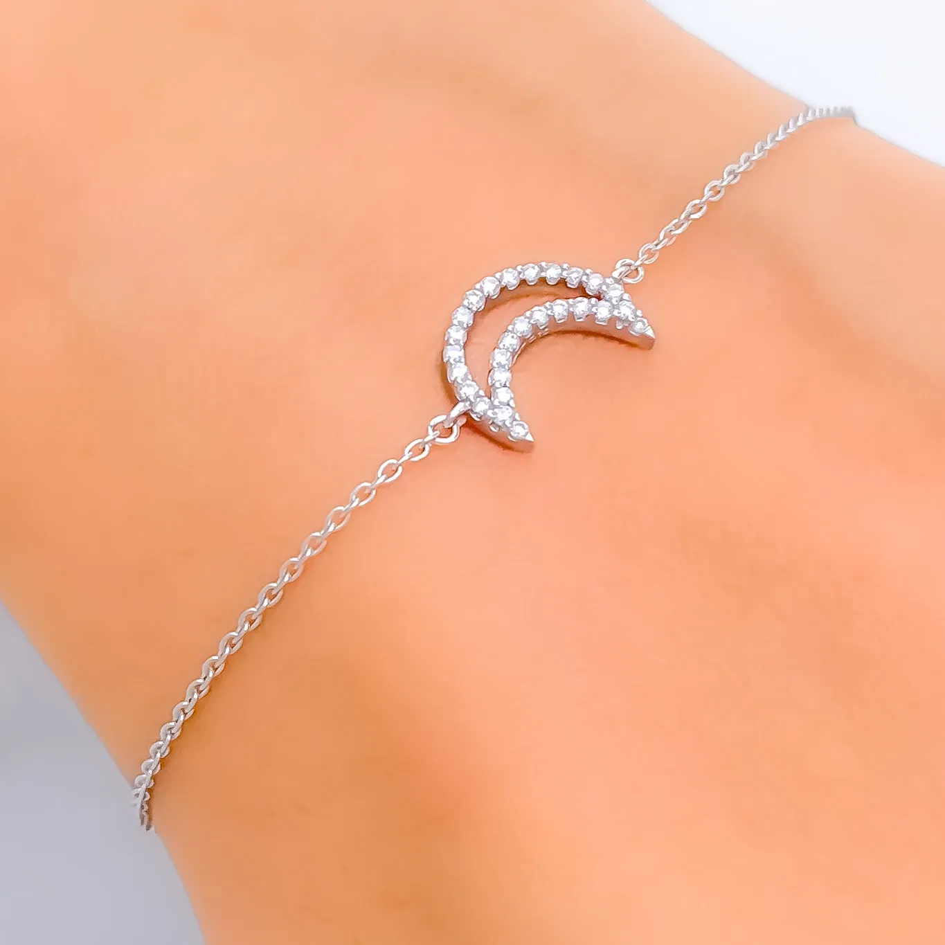 Charming Crescent Diamond   18k Gold Bracelet