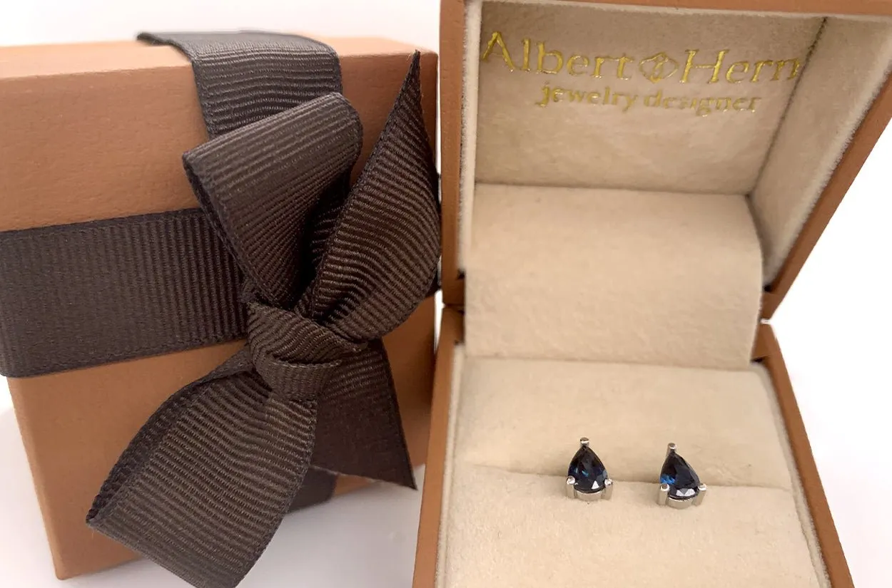 Earrings 14kt Gold Sapphire Pear Studs