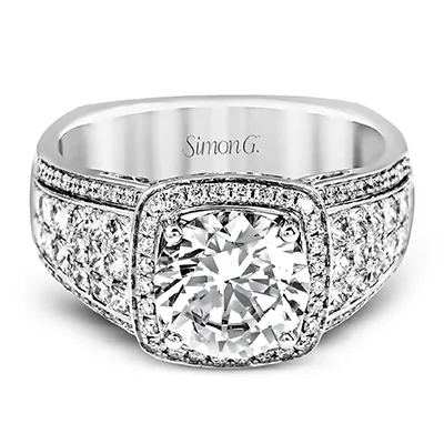 Engagement Ring in 18k Gold with Diamonds