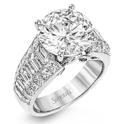 Engagement Ring in 18k Gold