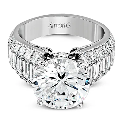 Engagement Ring in 18k Gold