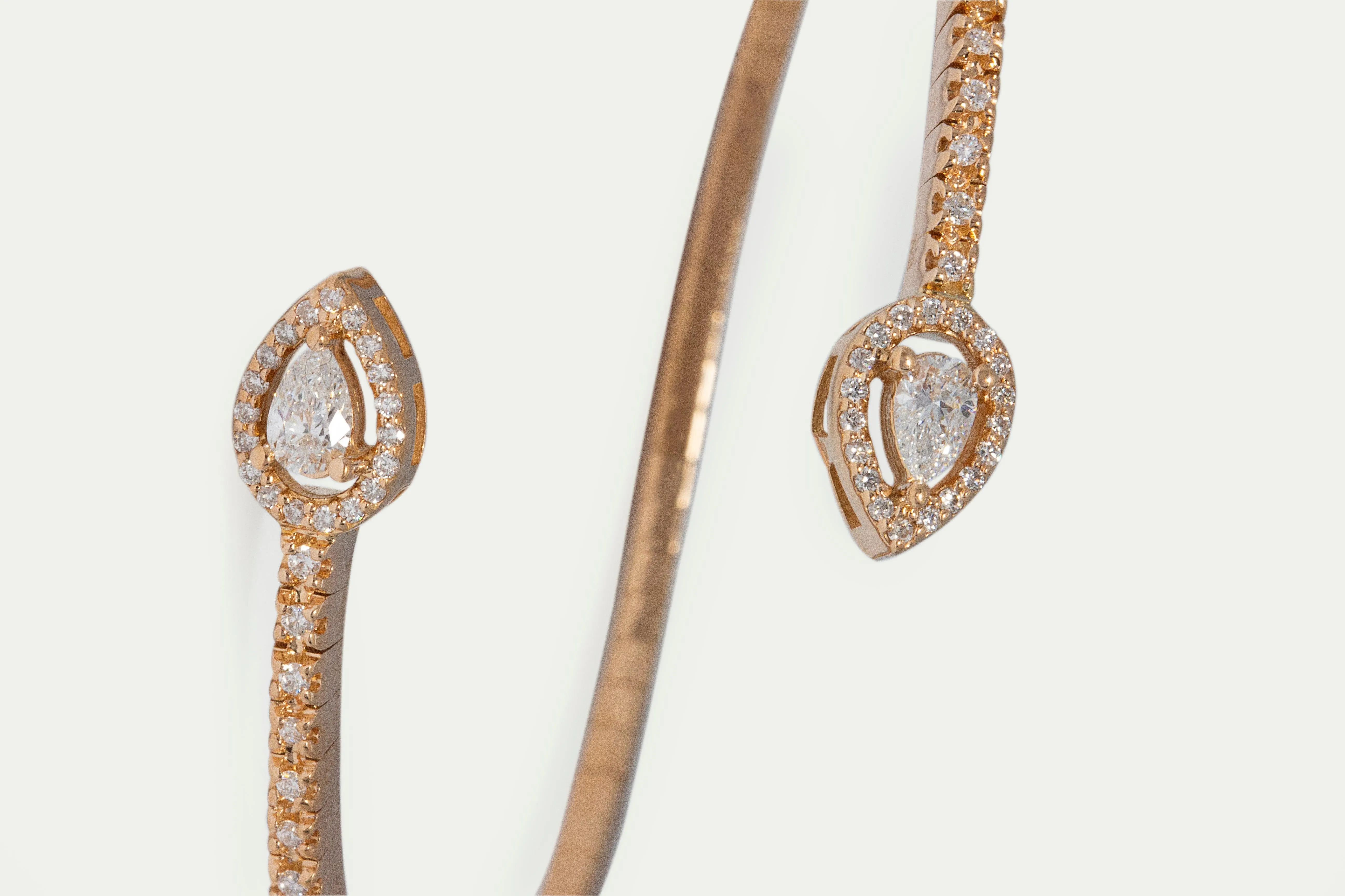 Eyelette Bangle