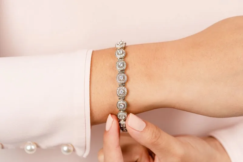 Fanciful Round Diamond Bracelet With Tube Links Diamond with 3.68 ct.(finished) 1.1mm, 2.8mm