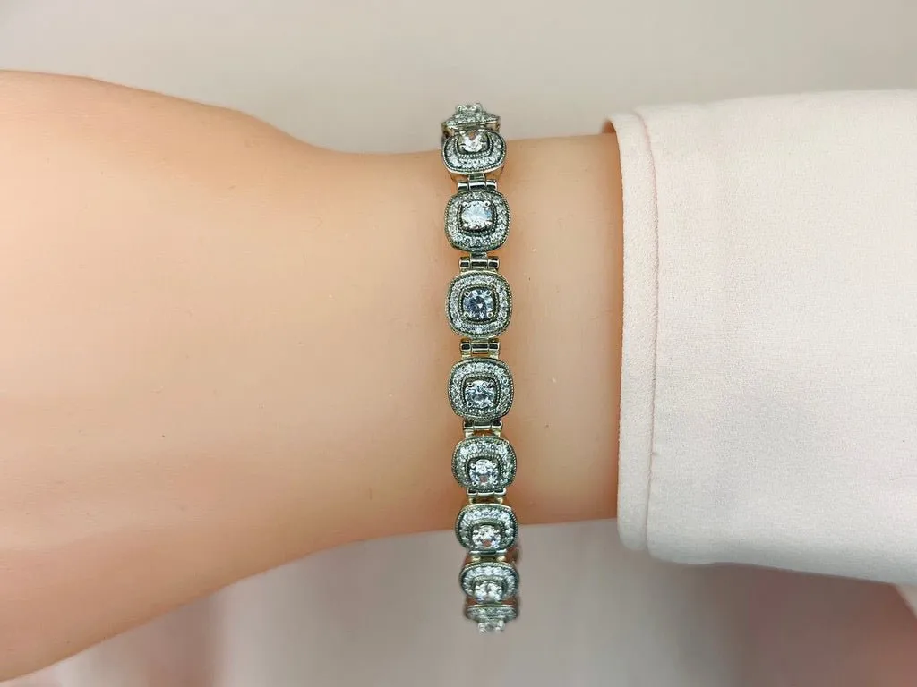 Fanciful Round Diamond Bracelet With Tube Links Diamond with 3.68 ct.(finished) 1.1mm, 2.8mm