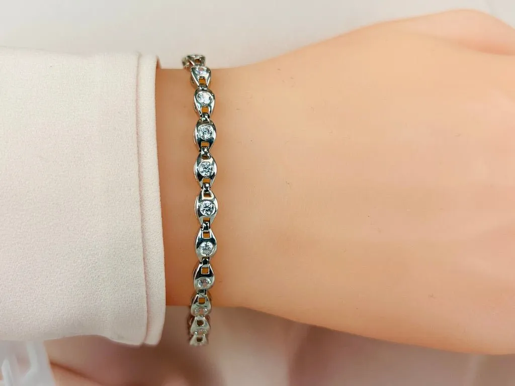 Linked Eye Diamond Bracelet with 0.99 ct.(finished) 2.1mm