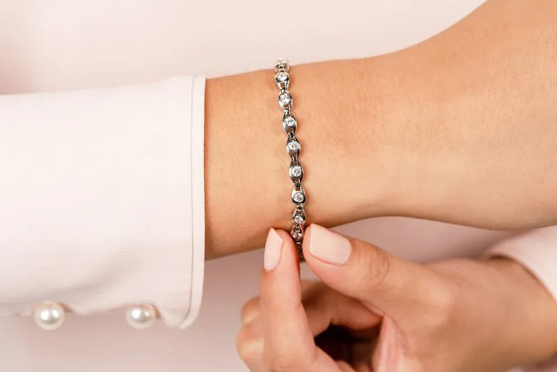 Linked Eye Diamond Bracelet with 0.99 ct.(finished) 2.1mm