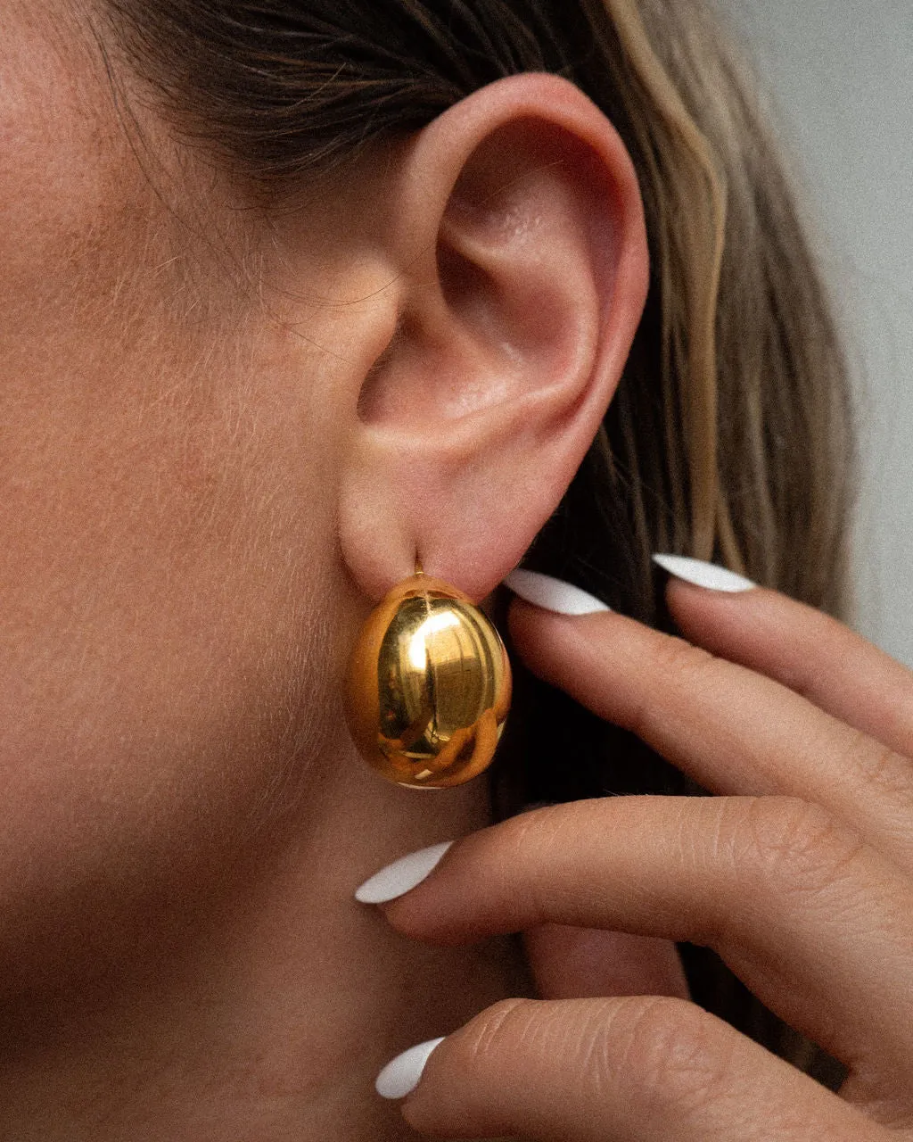 Lucia Hoops
