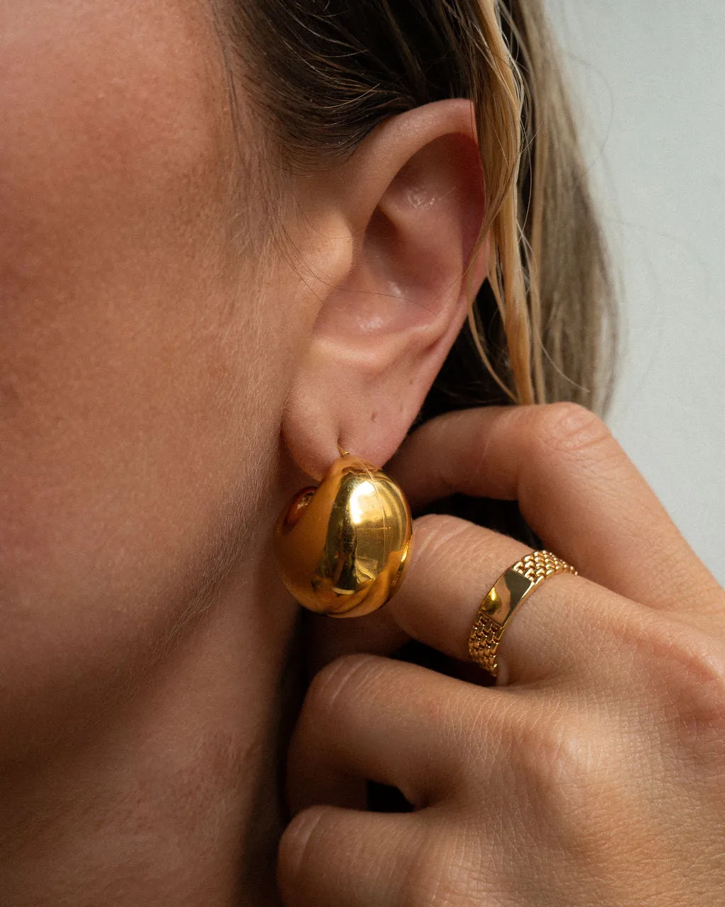 Lucia Hoops