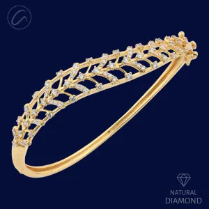 Luxurious Alluring Leaf Diamond   18k Gold Bangle Bracelet