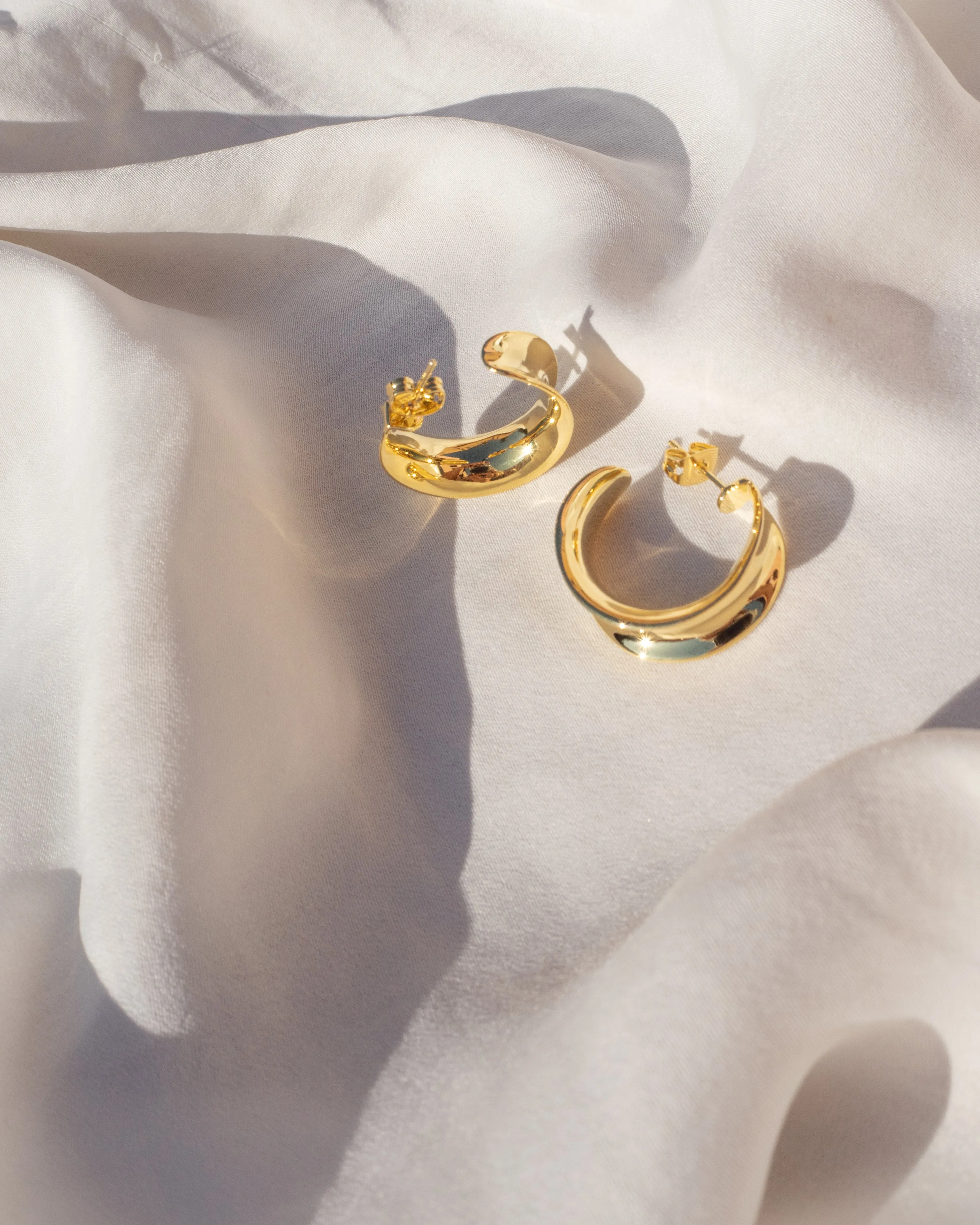 Margot Hoops- Gold