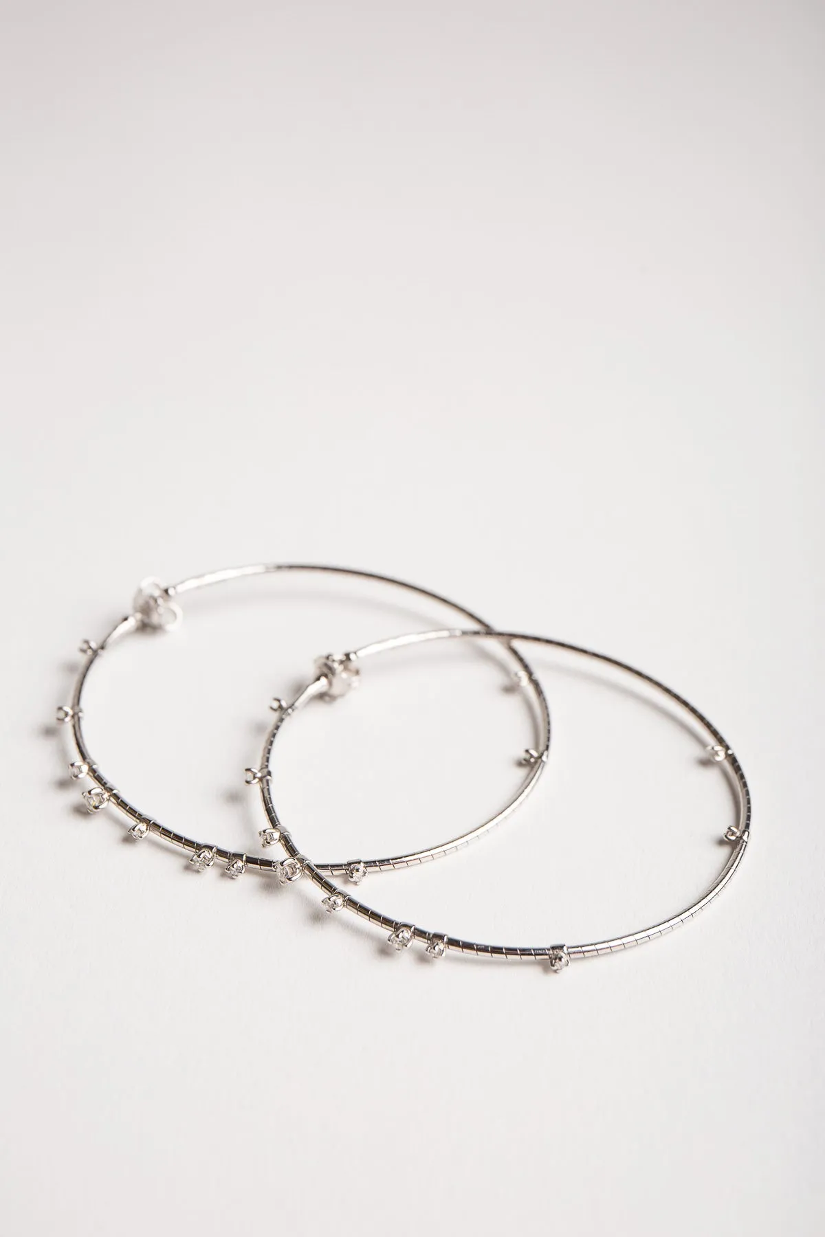 MATTIA CIELO | WHITE GOLD DIAMOND HOOP EARRINGS