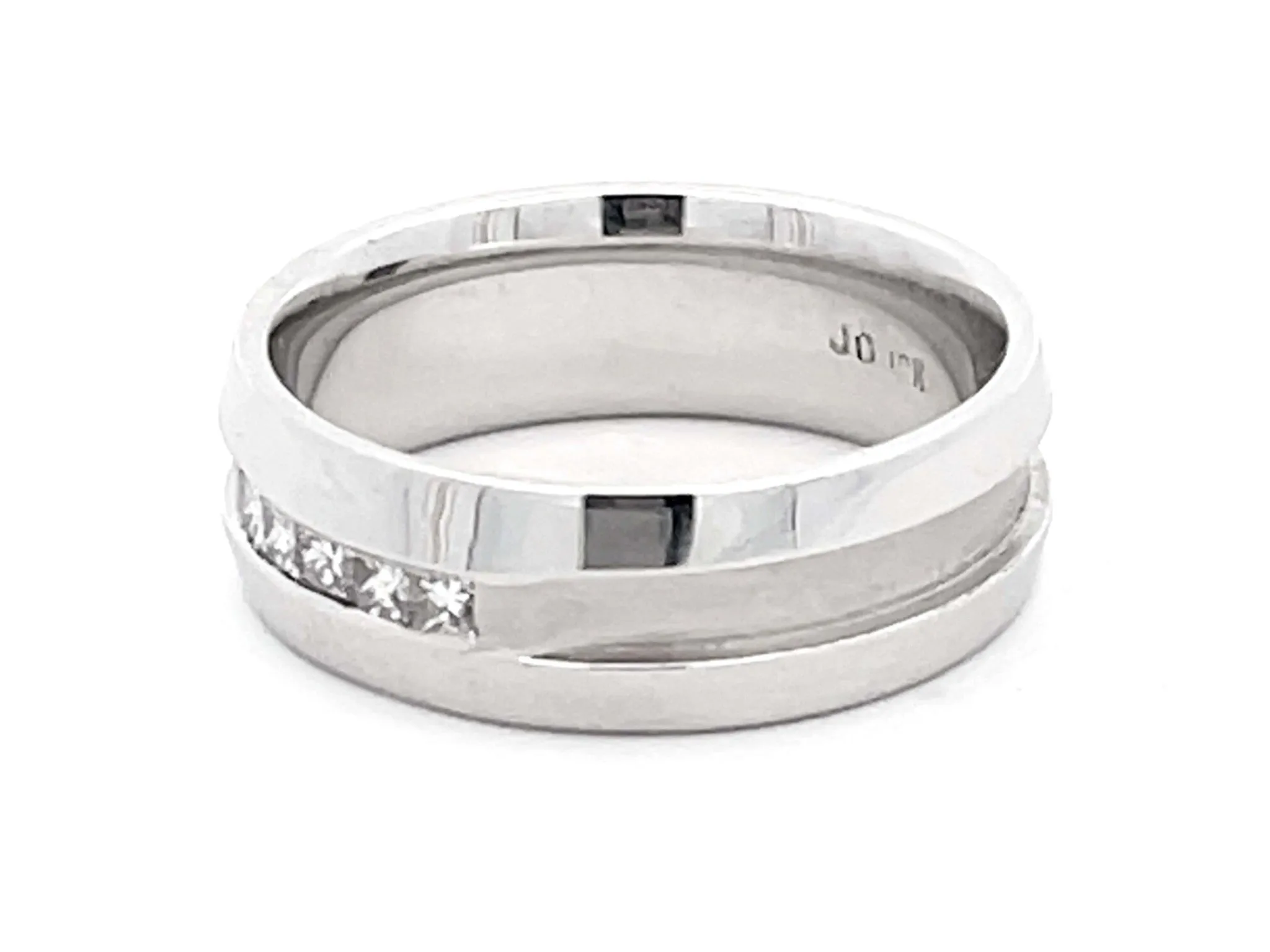 Mens 5 Princess Cut Diamond Satin Finish Center Band Ring in 18k White Gold