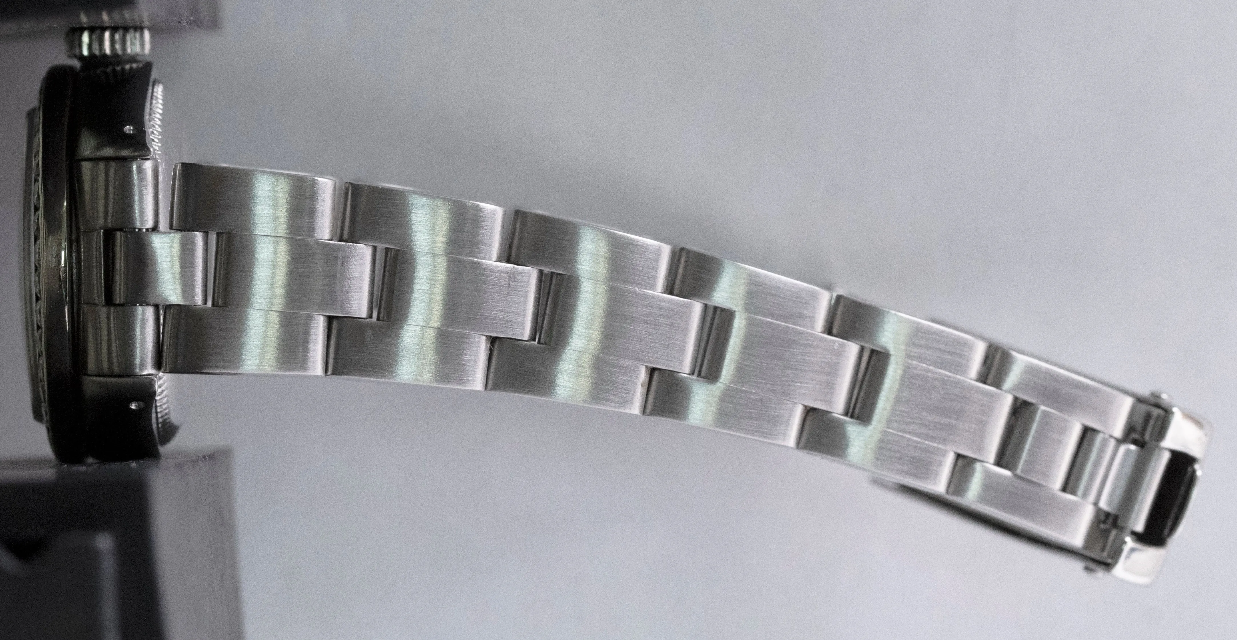 MINT Ladies Rolex Oyster Perpetual MOP DIAMOND 6718 24mm Bezel Stainless Watch