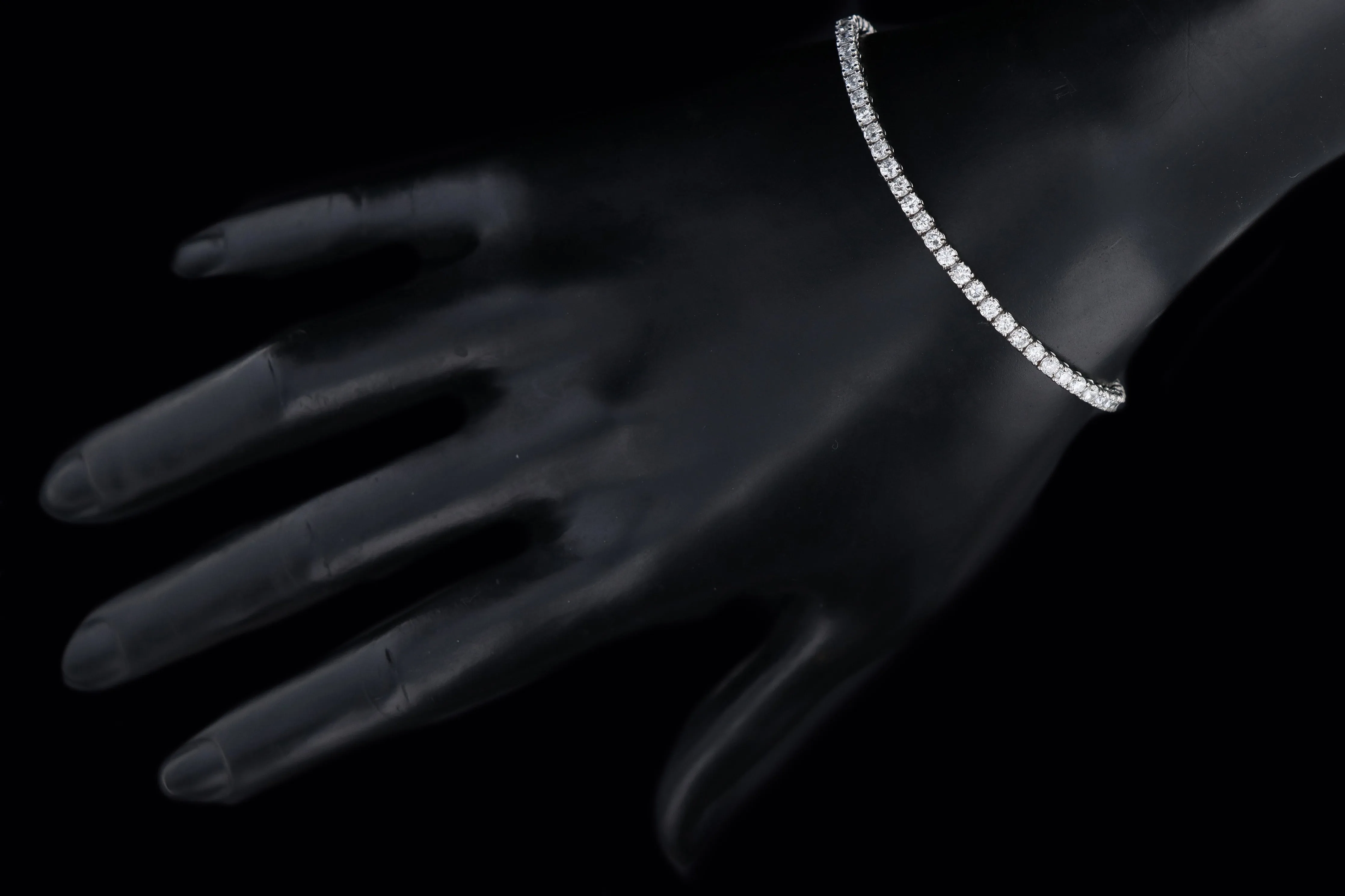 New 14K White Gold 3.87 Carat Total Weight Round Brilliant Diamond Tennis Bracelet