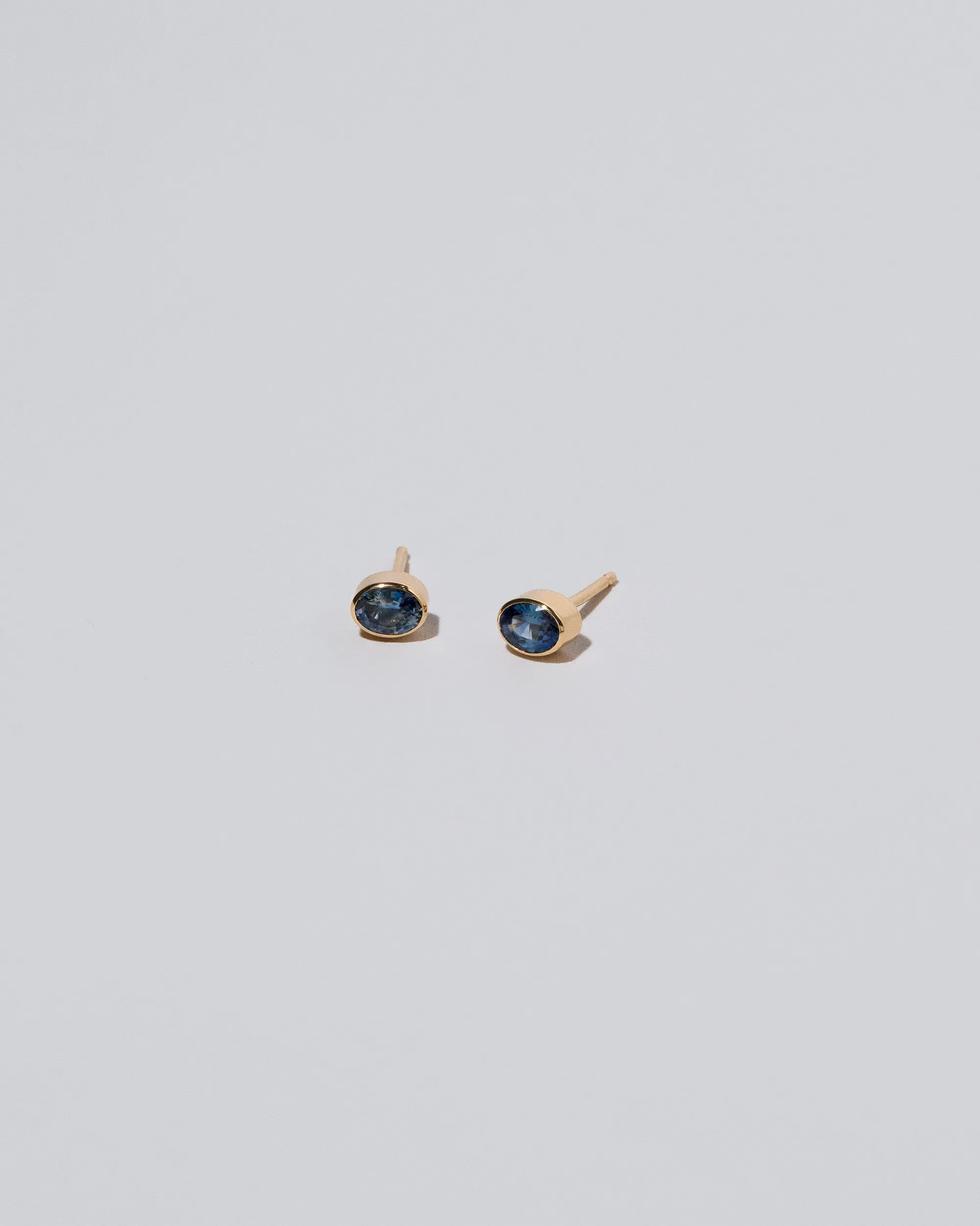 Oval Frame Stud Earrings - Sapphire