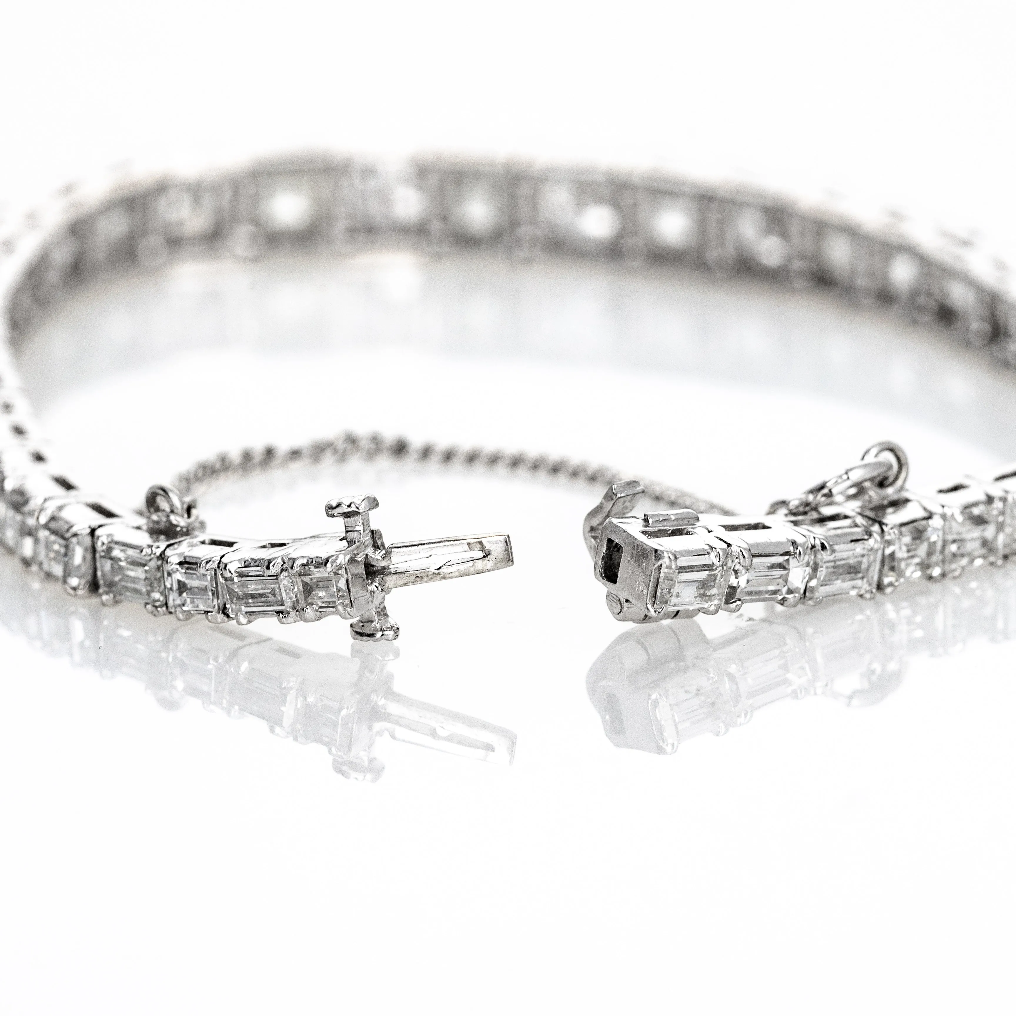 Platinum 14 Carat Diamond Alternating Round Carre Tennis Bracelet