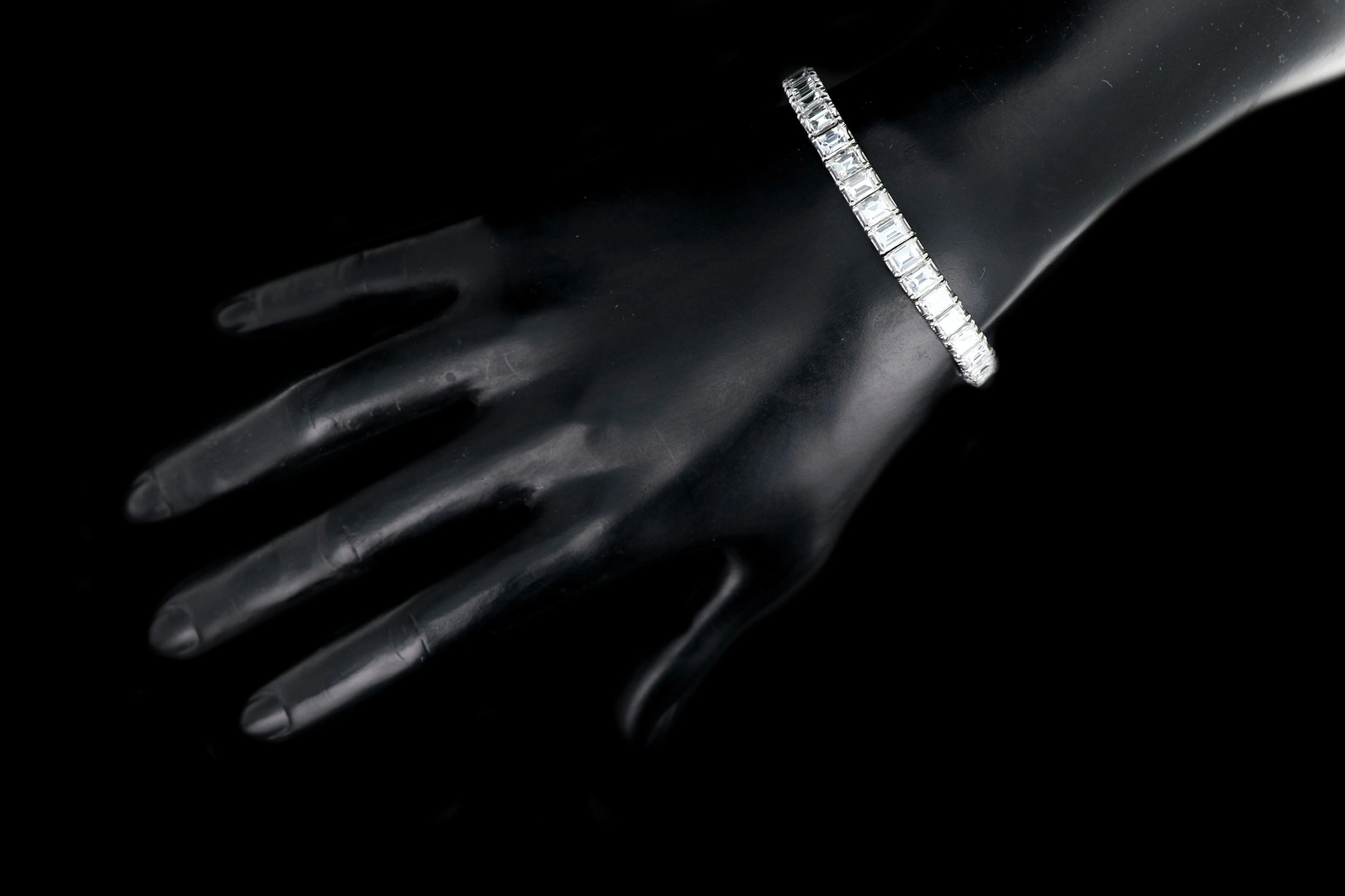 Platinum 20 Carat Carré Cut Diamond Bracelet