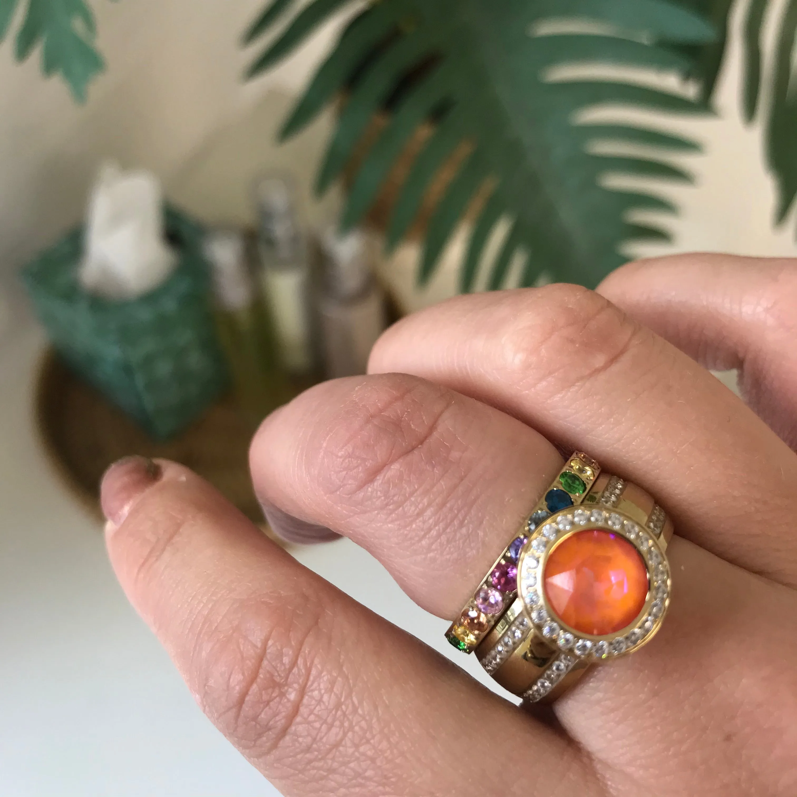 Qudo Rainbow Eternity Ring Band - Gold