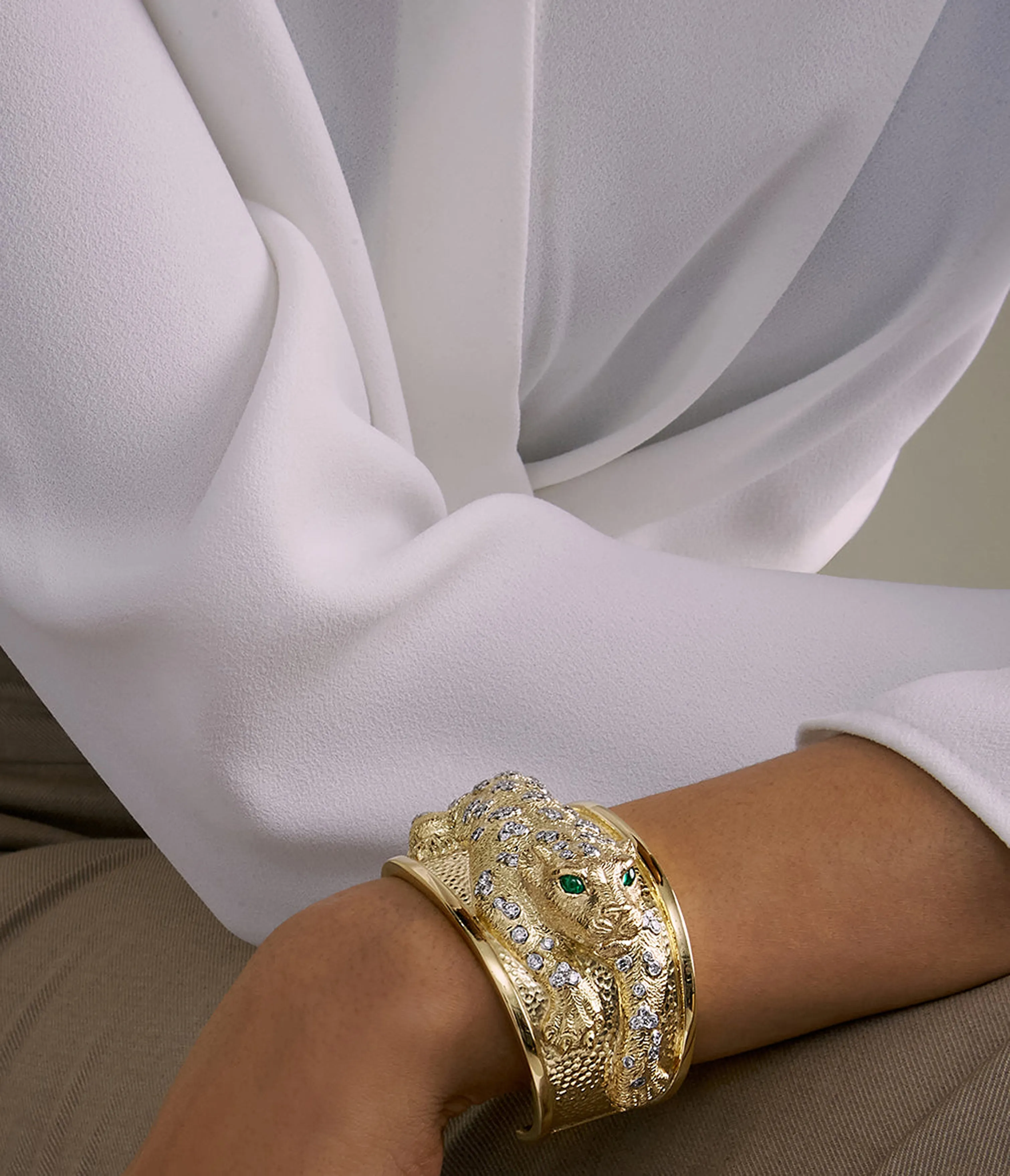 Repoussé Leopard Cuff, Diamonds