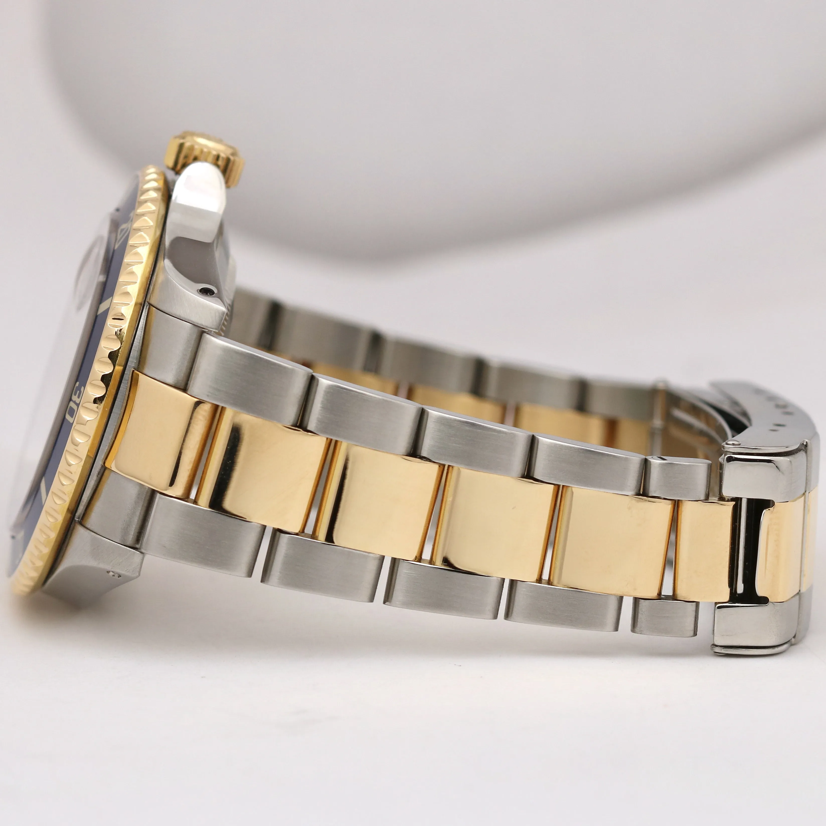 Rolex Submariner Two-Tone Stainless Steel 18K GOLD BUCKLE 16613 Date Watch