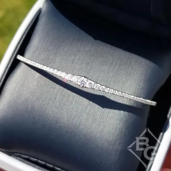 Simon G. Tapered Diamond Bangle