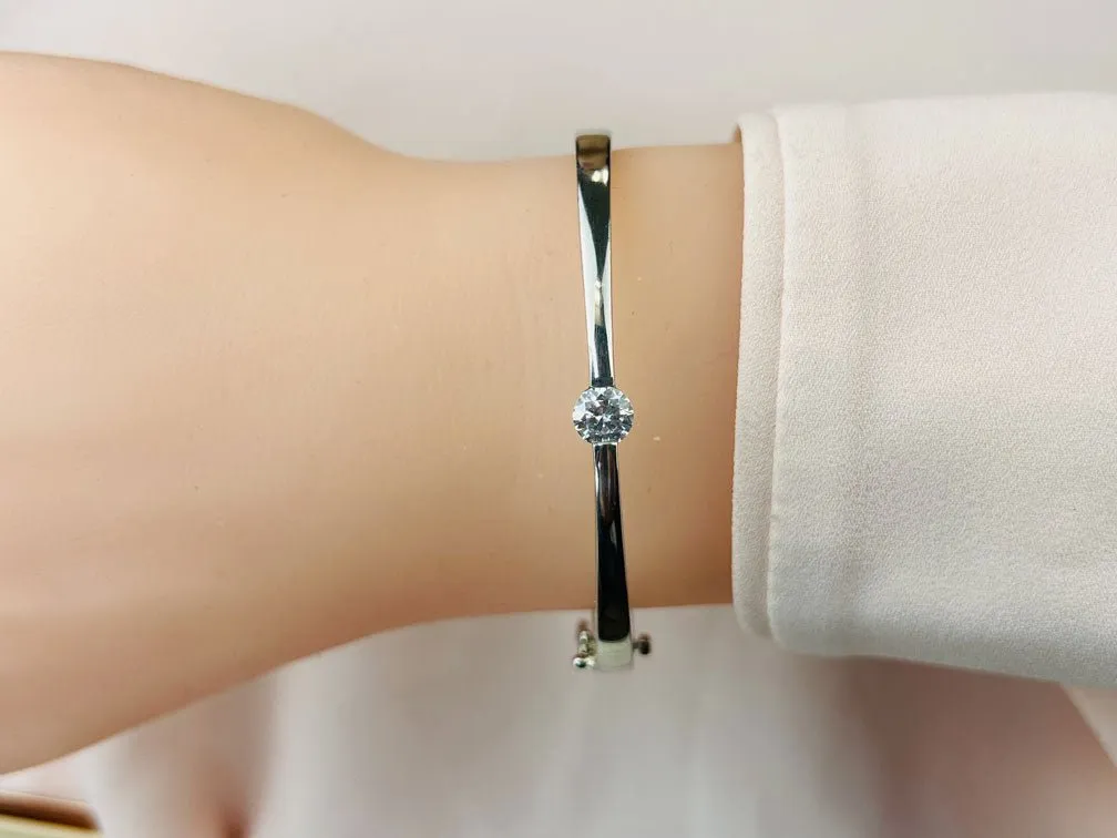 Single Shiny Diamond Bangle Bracelet with 1.00 ct.(finished) 6.5mm
