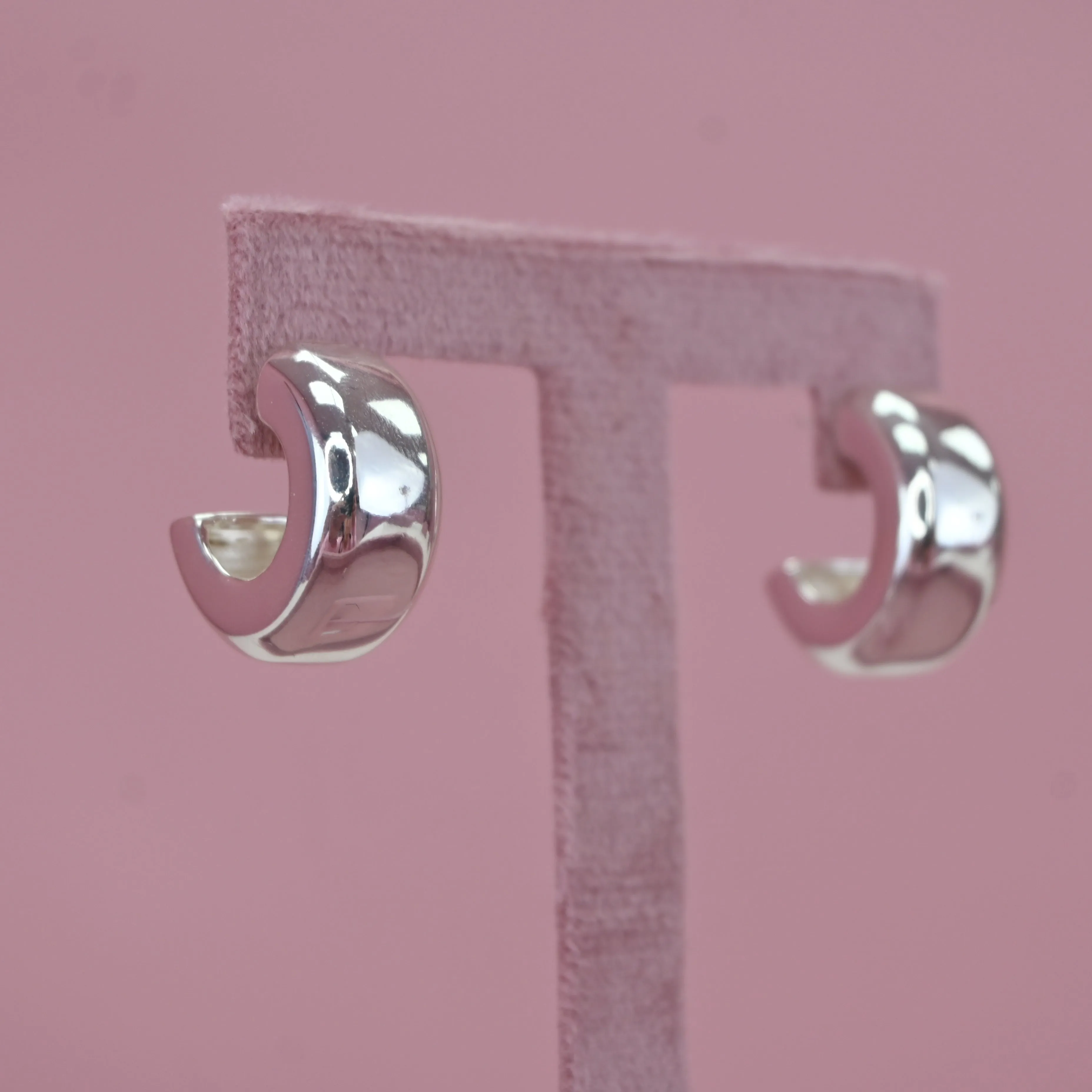 SMALL THICK HOOPS