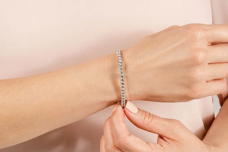 Soft Twist Four Prong Diamond Bangle with 2.84 ct.(finished) 3mm