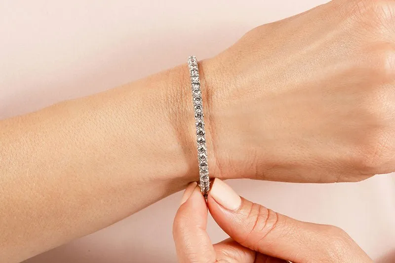 Soft Twist Four Prong Diamond Bangle with 2.84 ct.(finished) 3mm