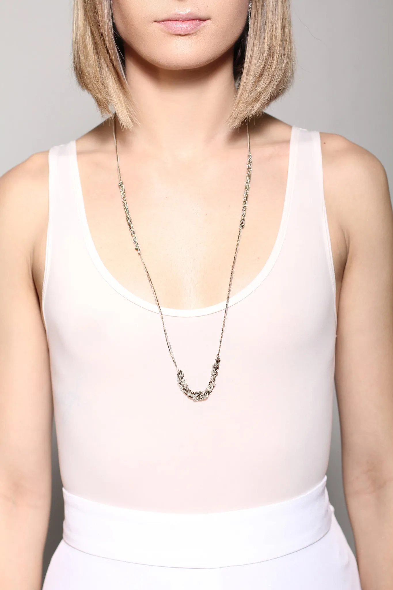 Spaced Bare Chain in Ash   Iris