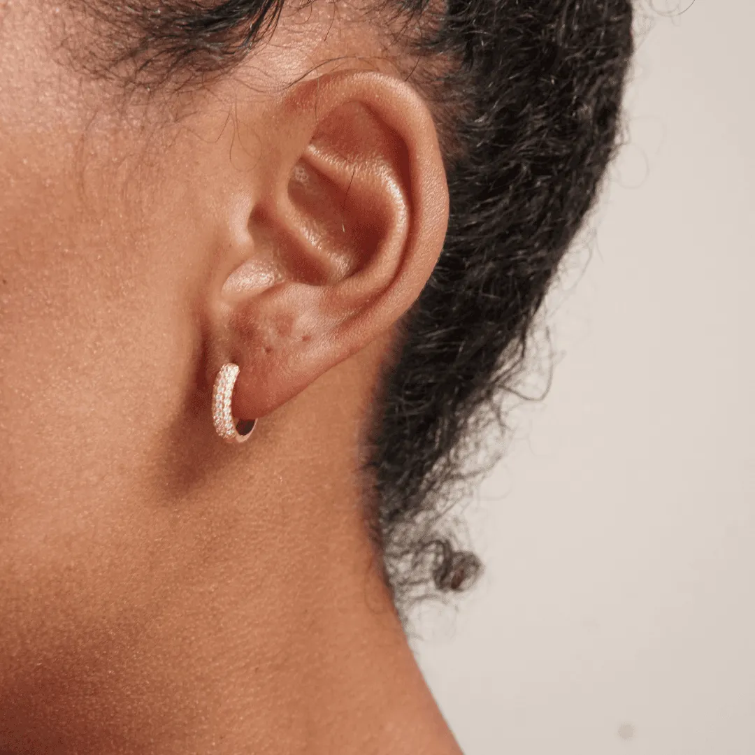 THE AURORA HOOP M - solid gold
