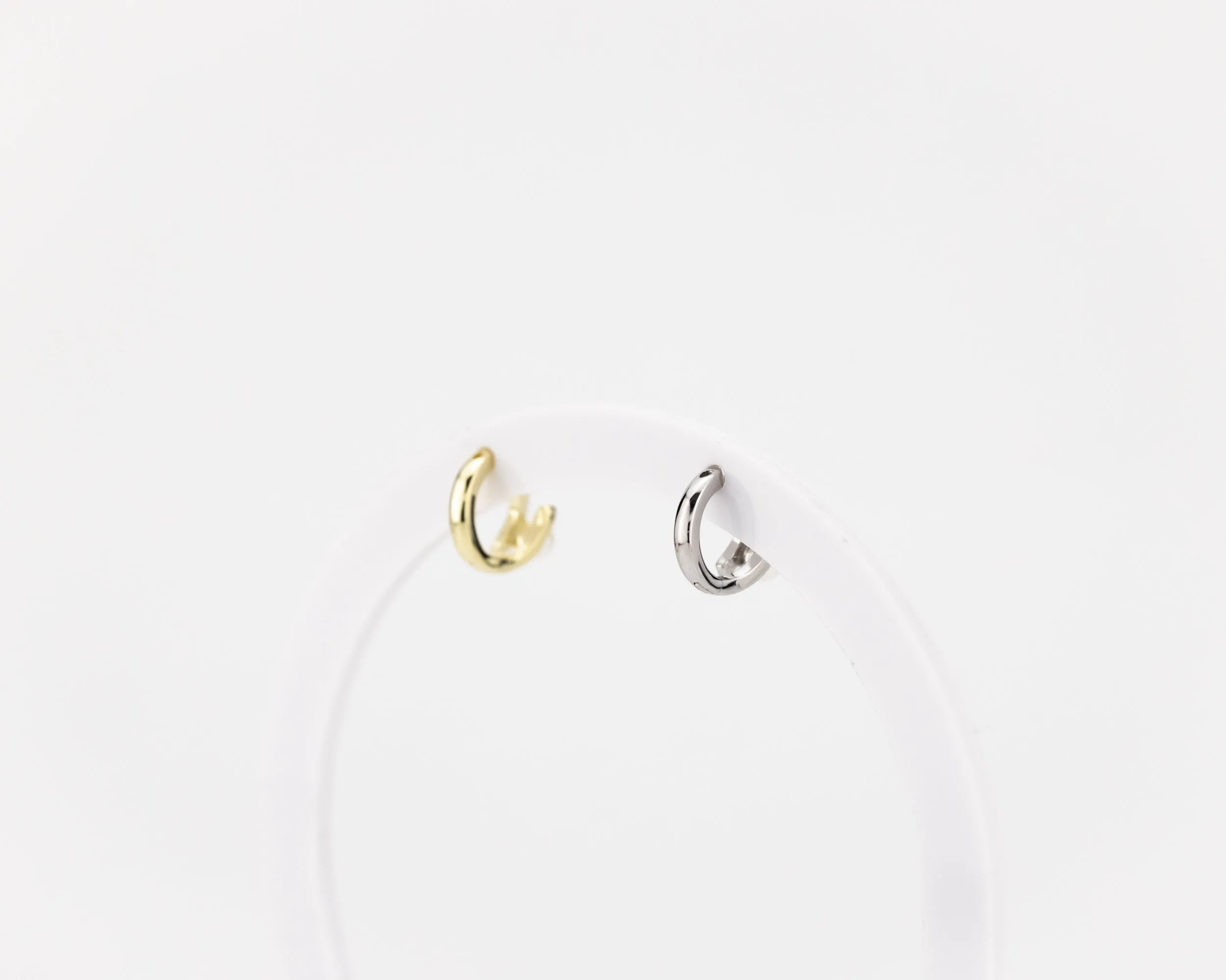 Tiny huggie pearl hoop, crossover effect, mini huggie earrings, dainty pearl, mini hoops, wedding bridal pearl, bridal gift, 925 silver