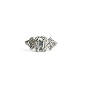 WHITE GOLD NATURAL DIAMOND BAGUETTE CUT CENTER DIAMOND RING